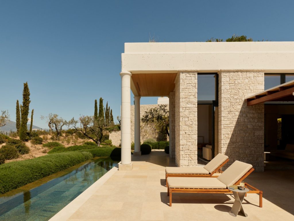 se-marier-à-l-Amanzoe-en-Grèce-mariage-de-luxe-Amanzoe-wedding-planner-de-luxe-Grèce-destination-wedding-Peloponnèse-resort-Amanzoe-privatisation-hôtel-Aman-mariage-exclusive-en-Greece-Aman-wedding-planner