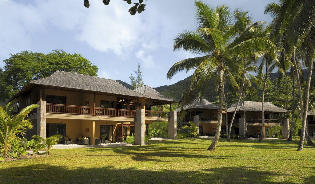 Se-marier-au-Constance-Ephelia-à-Mahé-Seychelles, mariage-de-luxe-Seychelles-scénographie-sur-mesure-Luxury-Events-Agency