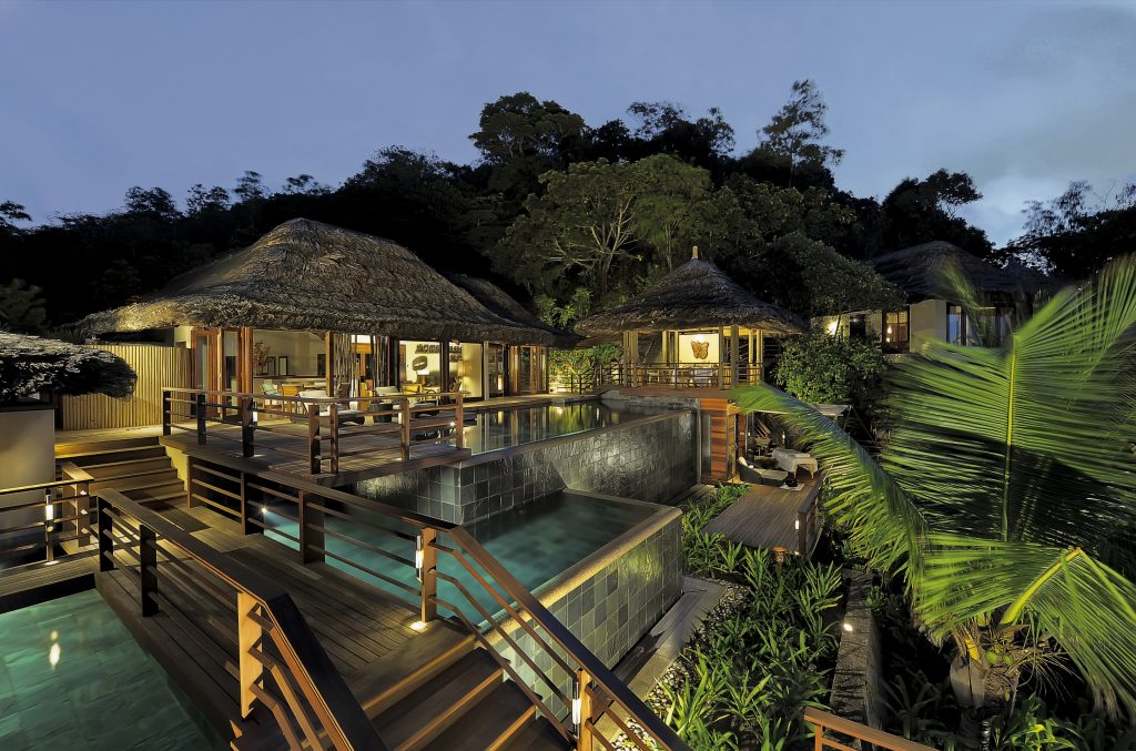 Se-marier-au-Constance-Lemuria: mariage-de-luxe-aux-Seychelles-dans-un décor-naturel-d’exception-orchestré-par-Luxury-Events-Agency, wedding-planner-de-luxe-seychelles