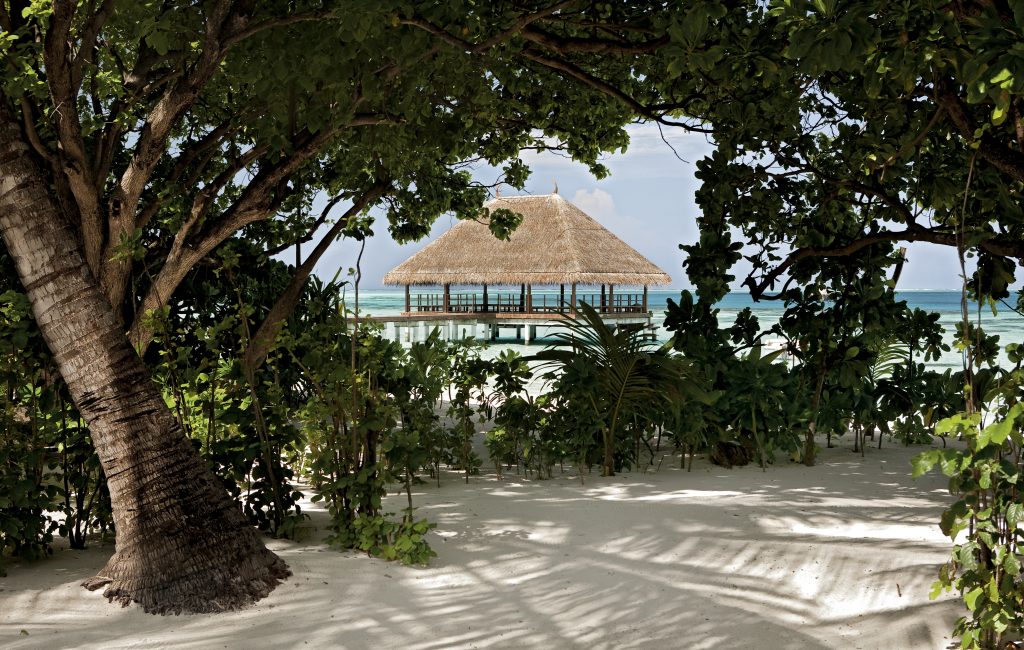 Se-marier-à-Constance-Moofushi-aux-Maldives, mariage-de-luxe-intimiste-poétique-par-Luxury-Events-Agency-dans-un-atoll-préservé, Wedding-planner-Maldives-Wedding-planner-de-luxe-Maldives-Luxury-events-agency-Maldives